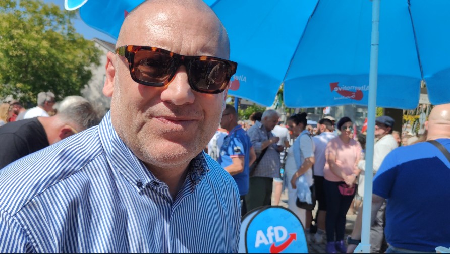 Joachim Paul (AfD) auf der Wahlkampfveranstaltung in Ludwigshafen-Maudach